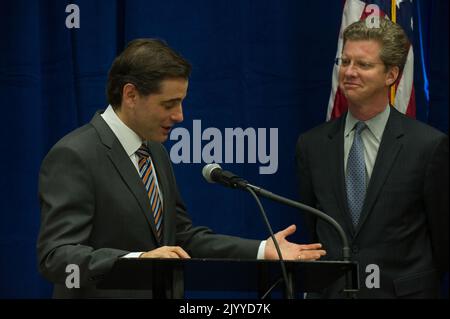 Secretary Shaun Donovan participating in press conference announcement, at the Southwest Family Enhancement Center in Washington, D.C., of the launch of a digital literacy initiative as part of the national effort to close the broadband adoption gap. Joining Secretary Donovan in highlighting the public-private partnership for community connections were Federal Communications Commission (FCC) Chairman Julius Genachowski; Washington, D.C. Housing Authority Executive Director, Adrianne Todman; Institute of Museum and Library Services Director, Susan Hildreth; Connect2Compete Chief Executive Offic Stock Photo