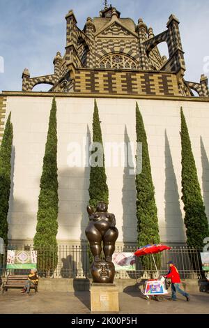 Colombia, Medellin, on Plaza Botero there are 23 statues exposed from Fernando Botero. The Palacio de la Cultura Rafael Uribe Uribe is also on the squ Stock Photo