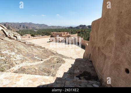 Samail Beautiful views of the ancient Samail fort and the surrounding hills ...
