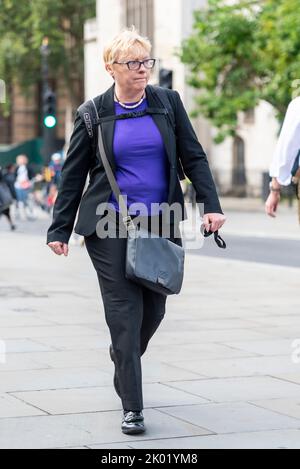 Angela Eagle MP arriving for the day's proceedings in the Houses of Parliament, Westminster, London, UK. Walking in to work. Dame Angela Eagle Stock Photo