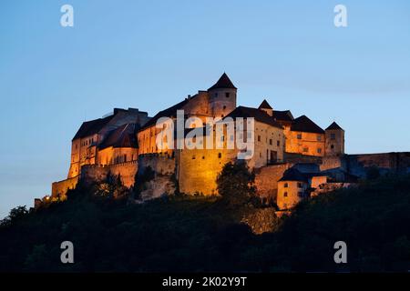 Germany, Bavaria, Upper Bavaria, Burghausen, castle, main castle, evening, illuminated Stock Photo