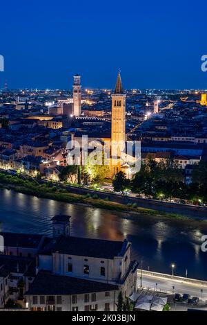 Basilica di Sant' Anastasia, ca. 1290, Italian Gothic, Adige River, Verona, Veneto, Italy Stock Photo