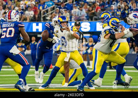 Buffalo Bills linebacker Von Miller (40) plays during an NFL football game  against the Los Angeles Rams Sept. 8, 2022, in Inglewood, Calif. (AP  Photo/Denis Poroy Stock Photo - Alamy