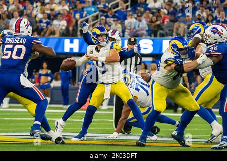 Buffalo Bills linebacker Von Miller (40) plays during an NFL football game  against the Los Angeles Rams Sept. 8, 2022, in Inglewood, Calif. (AP  Photo/Denis Poroy Stock Photo - Alamy