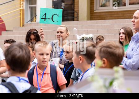 Odessa, Ukraine. 01st Sep, 2022. Children wait with teachers to enter their school during the opening day of school year in a famous Black Sea resort of Odessa, Ukraine on September 1, 2022. Children get back to school as the country surpasses 6 months after Russian invasion. Only those schools that have save bomb shelters will open. Only small percentage of children in Odessa region physically gets back to schools, most of children will continue to learn online. (Photo by Dominika Zarzycka/Sipa USA) Credit: Sipa USA/Alamy Live News Stock Photo
