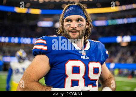 Buffalo Bills tight end Tommy Sweeney (89) at the line of scrimmage during  the first half an NFL football game against the New England Patriots,  Thursday, Dec. 1, 2022, in Foxborough, Mass. (