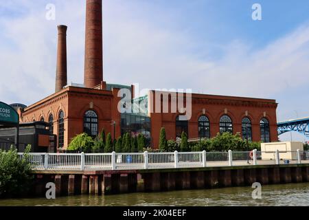 Buildings by Cuyahoga river in the Flats area of Cleveland, Ohio Stock Photo