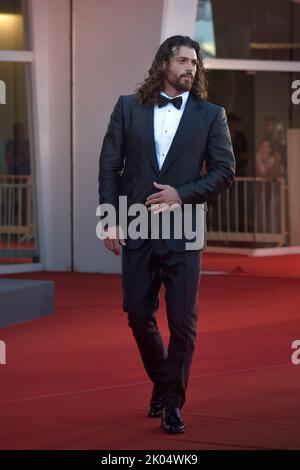 Venice, Italy. 06th Sep, 2022. VENICE, ITALY - SEPTEMBER 06: Can Yaman attends the 'Il Signore Delle Formiche' red carpet at the 79th Venice International Film Festival on September 06, 2022 in Venice, Italy. Credit: dpa/Alamy Live News Stock Photo