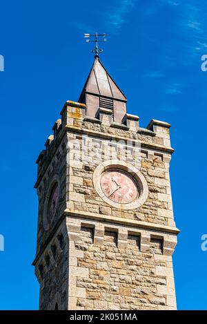 Porthleven Harbour, Porthleven, Helston, Cornwall, England, UK Stock Photo