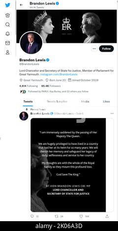 Twitter page (Sept 2022) of Brandon Lewis MP, Lord Chancellor and Secretary of State for Justice, shortly after the death of Queen Elizabeth II Stock Photo