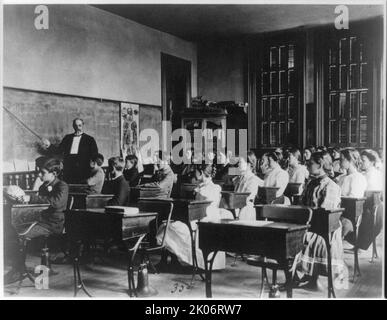 School children studying anatomy or health, Washington, D.C., (1899?). Stock Photo