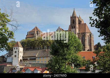 Romanesque St. Stephen's Minster as landmark and historic Hagenbach Tower on the Burgberg in Breisach, Breisgau, Baden-Wuerttemberg, Germany Stock Photo