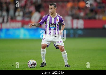 Roque Mesa of Real Valladolid during the La Liga match between Girona FC and Real Valladolid played at Montilivi Stadium on September 9, 2022 in Girona, Spain. (Photo by Bagu Blanco / PRESSIN) Stock Photo