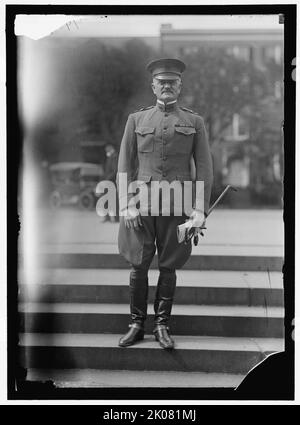 General John J. Pershing, between 1916 and 1918. Pershing was commander of the American Expeditionary Forces on the Western Front during World War I. Stock Photo