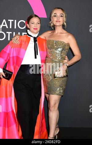 drew-barrymore-chloe-fineman-attends-2022-harper-s-bazaar-icons