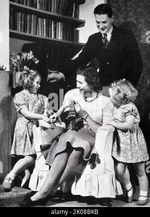 Illustration in a newspaper of family life in Britain in the 1950s Stock Photo