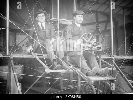 Anthony Jannus, Flights And Tests of Rex Smith Plane Flown By Jannus - The Plane with Rufus R. Bermann, Wireless Operator, And Fred Aubert, 1912. Early aviation, USA. Stock Photo