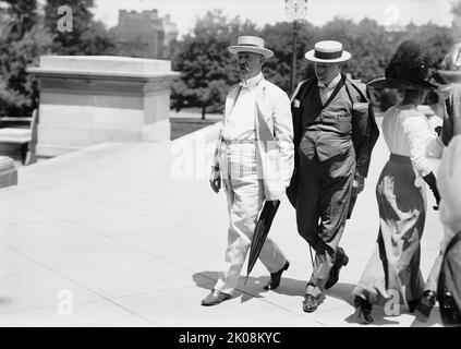 Frank Wheeler Mondell, Rep. from Wyoming, Right, with Senator Bacon, 1911. [US politicians Augustus Octavius Bacon and Frank Wheeler Mondell, Representative, 1895-1897, 1899-1923]. Stock Photo