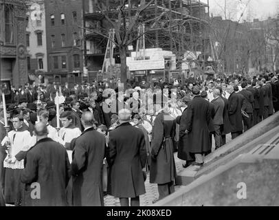 Pan American Mass. - Thanksgiving Day At St. Patrick's. Choir, 1912. [Roman Catholic service held at St. Patrick's Catholic Church in Washington, D.C.]. Stock Photo