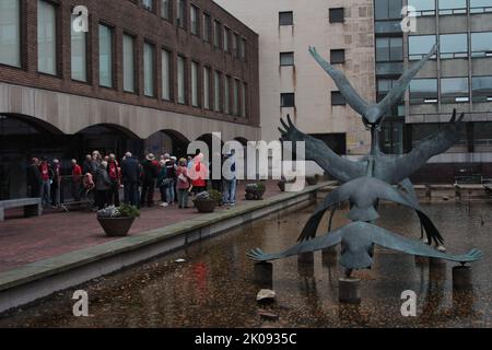 People Pay Their Respects, Floral Tributes to the Late Queen Elizabeth II at Newcastle's Civic Centre, Newcastle upon Tyne, UK, 10 September 2022, Credit:DEWAlamy Live News Stock Photo