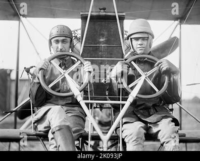 Army Aviation, College Park Aviation Field, 2nd Season - Lt. H. Geiger, Lt. T. Dew. Milling, 1912. [Early aviation pioneers, Maryland, USA. Lieutenant Harold Geiger, balloonist, US military aviator number 6, was killed in an airplane crash in 1927. Thomas DeWitt Milling was the first rated pilot in the history of the United States Air Force]. Stock Photo
