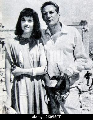 Jane Fonda and Peter Finch. Jane Seymour Fonda (born December 21, 1937) is an American actress, political activist, environmentalist, and former fashion model. Frederick George Peter Ingle Finch (28 September 1916 - 14 January 1977) was an English-born Australian actor. Stock Photo