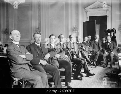 House of Representatives, Committees - Special Subcommitte of Banking And Currency To Investigate 'Money Trusts,' Known As 'Pujo Committee.' McMorran ofmi; Hayes of Ca; Neeley of Ks; Guernsey of Me; Pujo of La, Chairman; Daughtery of Mo; Byrnes of Sc; A Clerk; Heald of De; A Clerk; Samuel, 1912. [James Francis Byrnes; James Alexander Daugherty; Frank Edward Gurnsey; Everis Anson Hayes; William Henry Heald; Henry Gordon McMorran; George Arthur Neeley; Arsene Paulin Pujo, Samuel J. Untermyer]. Stock Photo