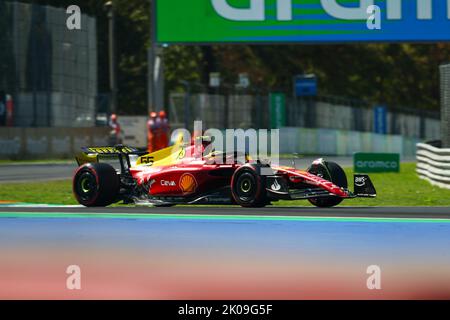 Carlos Sainz (SPA) Ferrari F123 on the grid before the race of FORMULA