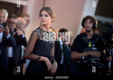 Venice, Italy. 09th Sep, 2022. VENICE, ITALY - SEPTEMBER 09: Margherita Mazzucco attend the 'Chiara' red carpet at the 79th Venice International Film Festival on September 09, 2022 in Venice, Italy. Credit: dpa/Alamy Live News Stock Photo