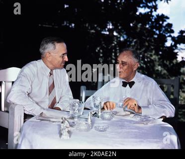 Harry S. Truman (left) president of the United States, serving from 1945 to 1953. Seen as Vice President with incumbent President Franklin D. Roosevelt in 1945 Stock Photo