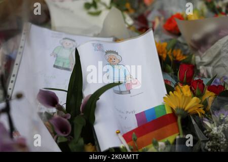 London, UK. 10th Sep, 2022. Lego drawings of Her Majesty The Queen left in tribute at Buckingahm Palace. Credit: Simon Ward/Alamy Live News Stock Photo
