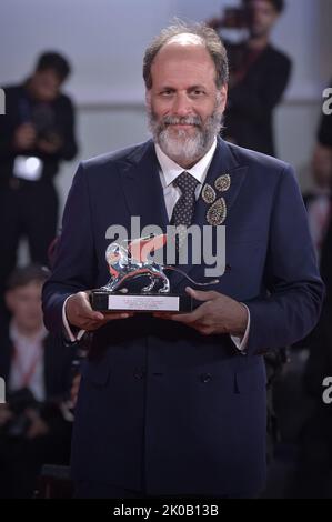 Venice, Italy. 10th Sep, 2022. Luca Guadagnino poses with the Silver Lion for Best Director for 'Bones And All'during the award winners photocall at the 79th Venice International Film Festival on September 10, 2022 in Venice, Italy. Photo by Rocco Spaziani/UPI Credit: UPI/Alamy Live News Stock Photo