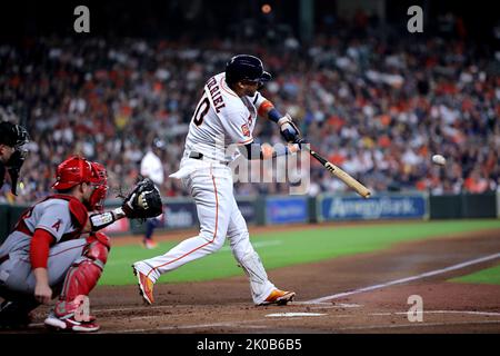 HOUSTON, TX - JULY 02: Houston Astros first baseman Yuli Gurriel (10)  sports his signature haircut during the MLB game between the New York  Yankees and Houston Astros on July 2, 2107