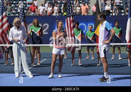 New York, USA. 10th Sep, 2022. Australian pair Sanders-Peers and Belgian-French pair Kirsten Flipkens and Edouard Roger-Vasselin pictured at the ceremony after the match between Australian pair Sanders-Peers and Belgian-French pair Flipkens-Roger-Vasselin, the final in the mixed doubles tournament, at the US Open championships at the USTA Billie Jean King National Tennis Center in Flushing Meadows Corona Park New York, September 10, 2022. (Photo by Anthony Behar/Sipa USA) Credit: Sipa USA/Alamy Live News Stock Photo