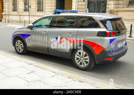 Police Nationale, National Police, car parked on Rue du Faubourg