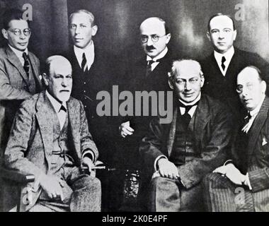 The 'Seven Rings' Committee of leading psychologists and psychiatrists; back row, left to right, Otto Rank, Karl Abraham, Max Eitingon, Ernest Jones. Front row, Sigmund Freud, Sandor Ferenczi and Hans Sachs. 1922. Stock Photo