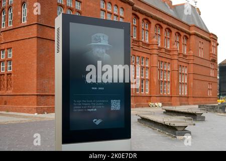 Cradiff Bay 11th September 2022, electronic tributes to Her Majesty Queen Elizabeth II outside the Senedd / Welsh parliament Buildings in Cardiff Bay, Wales Credit: Penallta Photographics/Alamy Live News Stock Photo