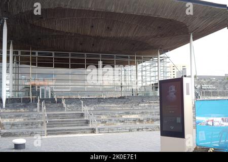 Cradiff Bay 11th September 2022, electronic tributes to Her Majesty Queen Elizabeth II outside the Senedd / Welsh parliament Buildings in Cardiff Bay, Wales Credit: Penallta Photographics/Alamy Live News Stock Photo