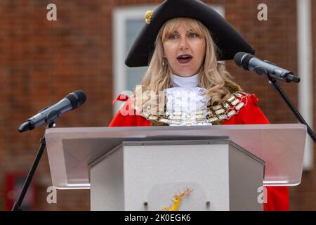 Brentwood, UK. 11th Sep, 2022. Brentwood Essex 11th Sept 2022 The Proclamation of Accession at the Town Hall, Brentwood Essex, read by the Mayor of Brentwood Mrs Olivia Francois and the introduction read by Col. Peter Christian, Deputy Lieutenant of Essex Credit: Ian Davidson/Alamy Live News Stock Photo