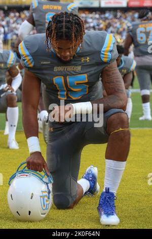 Baton Rouge, LA, USA. 10th Sep, 2022. Southern's Luke Rose (15) take a minute to pray prior to NCAA football game action between the Southern Jaguars and the LSU Tigers at Tiger Stadium in Baton Rouge, LA. Jonathan Mailhes/CSM/Alamy Live News Stock Photo