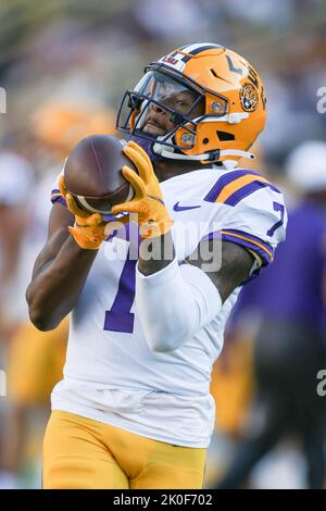 Baton Rouge, LA, USA. 10th Sep, 2022. LSU wide receiver Kayshon Boutte (7) brings in a pass during NCAA football game action between the Southern Jaguars and the LSU Tigers at Tiger Stadium in Baton Rouge, LA. Jonathan Mailhes/CSM/Alamy Live News Stock Photo