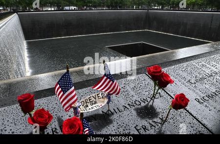 New York, USA. 11th September, 2022. The reflecting pool is seen during the 21st anniversary memorial at the site of the Sept. 11, 2001 attacks on the World Trade Center, Sunday, September 11, 2022 in New York City. Photo by Louis Lanzano/ Credit: UPI/Alamy Live News Credit: UPI/Alamy Live News Stock Photo