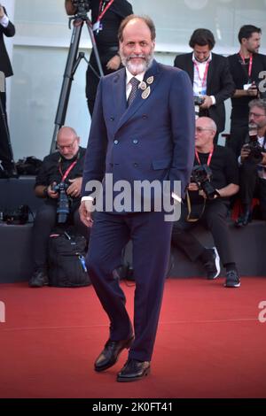 Venice, Italy. 10th Sep, 2022. VENICE, ITALY - SEPTEMBER 10:Luca Guadagnino attends the closing ceremony red carpet at the 79th Venice International Film Festival on September 10, 2022 in Venice, Italy. Credit: dpa/Alamy Live News Stock Photo