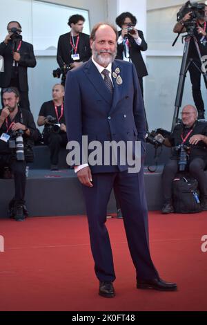 Venice, Italy. 10th Sep, 2022. VENICE, ITALY - SEPTEMBER 10:Luca Guadagnino attends the closing ceremony red carpet at the 79th Venice International Film Festival on September 10, 2022 in Venice, Italy. Credit: dpa/Alamy Live News Stock Photo