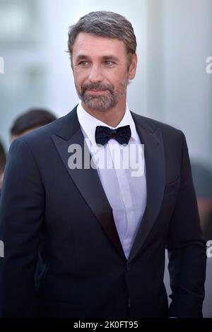 Venice, Italy. 10th Sep, 2022. VENICE, ITALY - SEPTEMBER 10:Raoul Bova attends the closing ceremony red carpet at the 79th Venice International Film Festival on September 10, 2022 in Venice, Italy. Credit: dpa/Alamy Live News Stock Photo