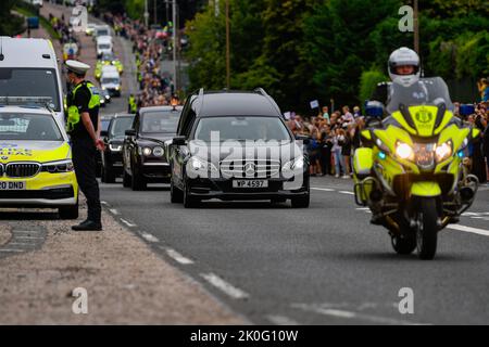 Following her death, Queen Elizabeth II cortege arrives in Edinburgh 11th Sept 2022. Stock Photo