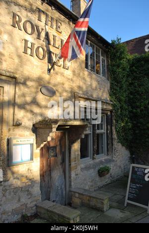 The Royalist Hotel with Union Jack in Stow-on-the-Wold, Cotswolds, England Stock Photo