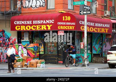 Chinese Hispanic Grocery, 130 Eldridge St, New York, NYC storefront photo of a bodega in Manhattan's Lower East Side/Chinatown Stock Photo