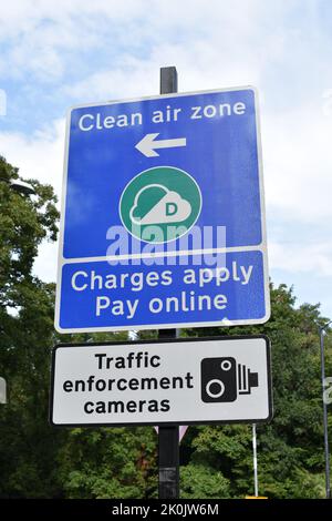 A clean air zone charges apply pay online road traffic sign in Bristol Stock Photo