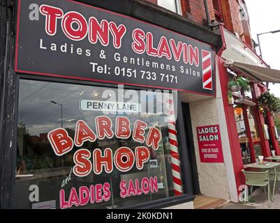 The Barber Shop, at the foot of Penny Lane, Tony Slavins, 11 Smithdown Pl, Liverpool, Merseyside, England,UK, L15 9EH Stock Photo